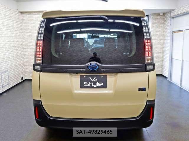Toyota VOXY HYBRID 2014-03 8872315-2