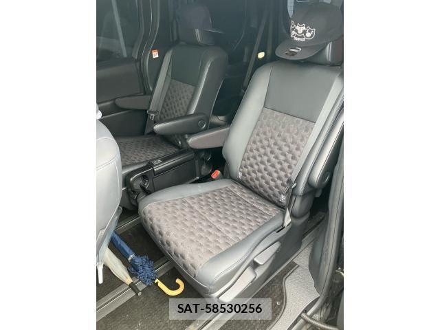Toyota VOXY HYBRID 2023-01 8882690-20
