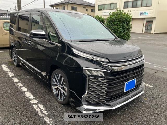 Toyota VOXY HYBRID 2023-01 8882690-2