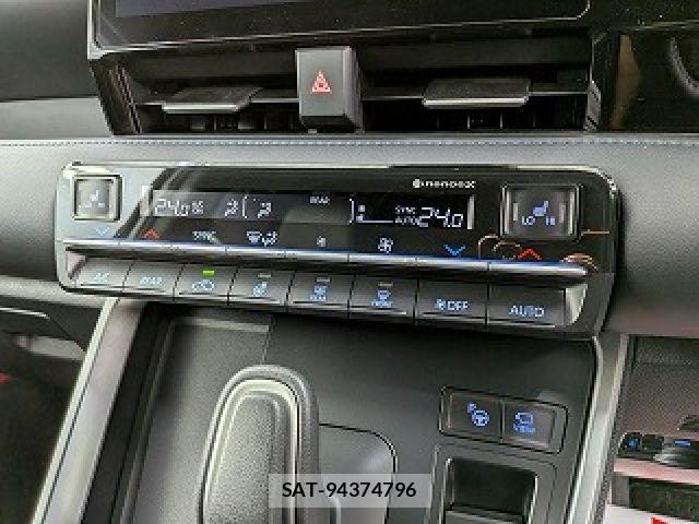 Toyota VOXY HYBRID 2022-07 8882689-14