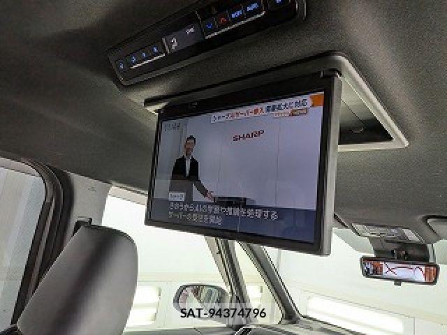 Toyota VOXY HYBRID 2022-07 8882689-19