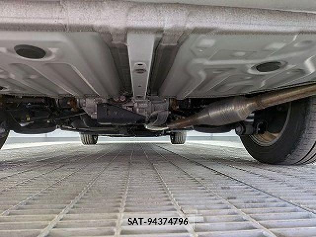 Toyota VOXY HYBRID 2022-07 8882689-5