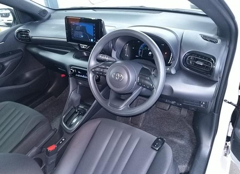 Toyota YARIS 2024-04 922431-2
