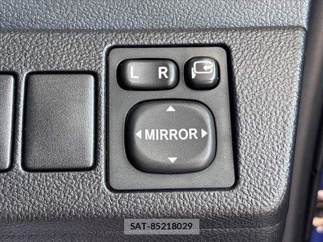 Subaru TREZIA 2011-12 8338288-22