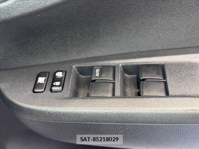 Subaru TREZIA 2011-12 8338288-23