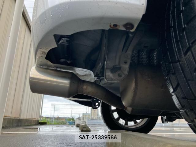 Subaru TREZIA 2011-01 8832202-15