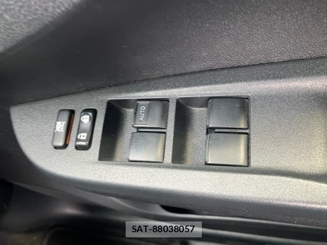 Subaru TREZIA 2014-02 8746468-15