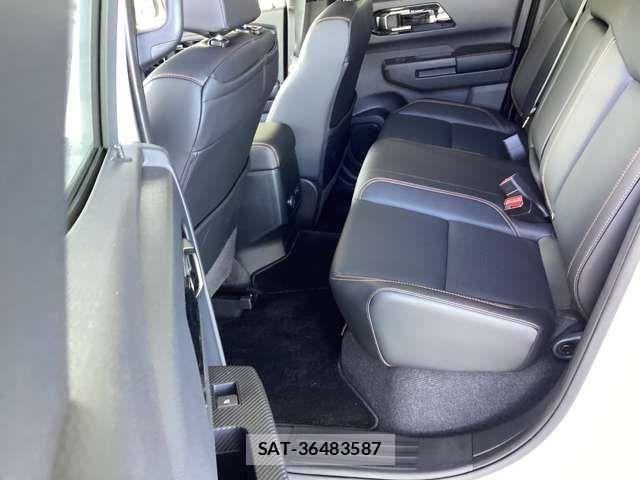 Mitsubishi TRITON 2025-03 1695350-18