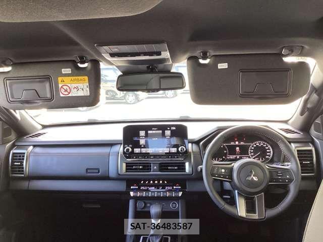 Mitsubishi TRITON 2025-03 1695350-2