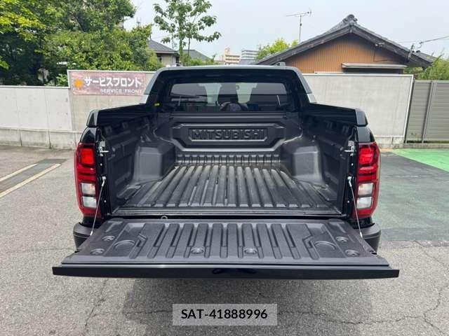 Mitsubishi TRITON 2024-11 1695353-5