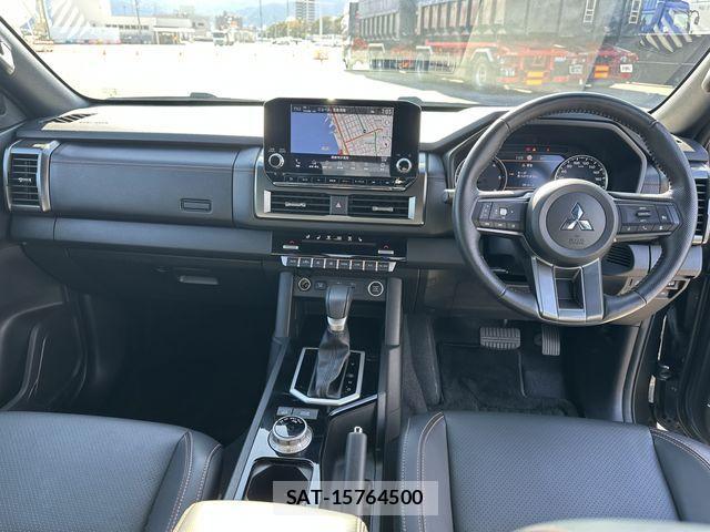 Mitsubishi TRITON 2024-03 2217749-1