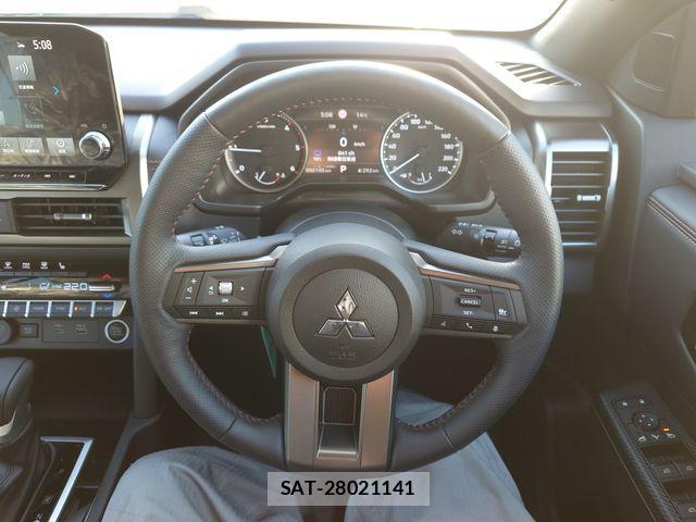 Mitsubishi TRITON 2024-07 3910784-12