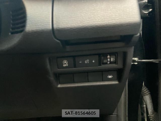 Mitsubishi TRITON 2024-08 5881433-15