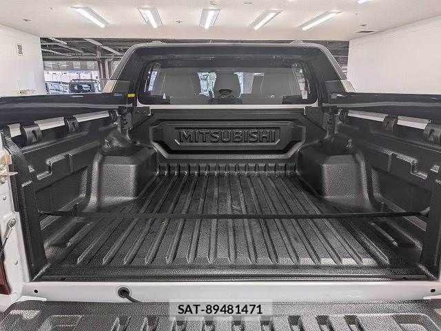 Mitsubishi TRITON 2024-11 6547179-12