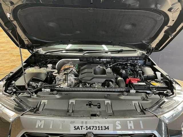 Mitsubishi TRITON 2024-08 6817707-17
