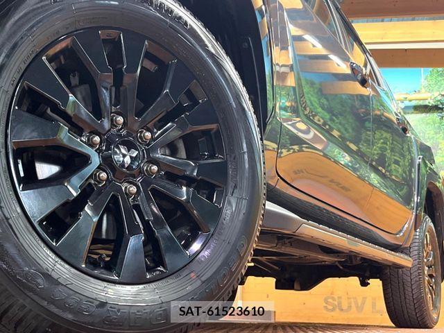 Mitsubishi TRITON 2024-11 7563005-11