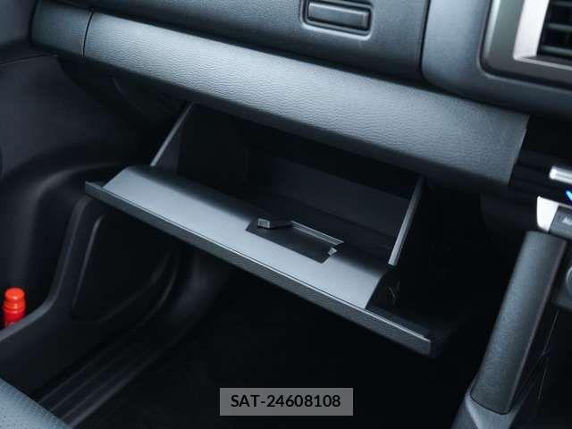 Mitsubishi TRITON 2025-06 7880163-9