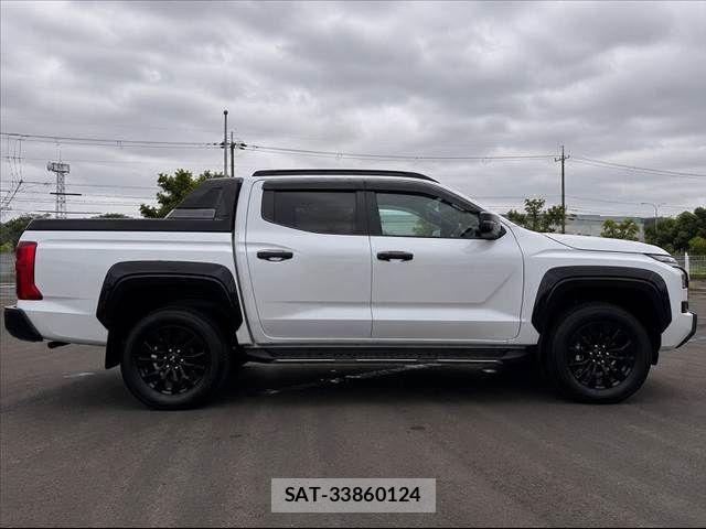 Mitsubishi TRITON 2024-09 8102369-11