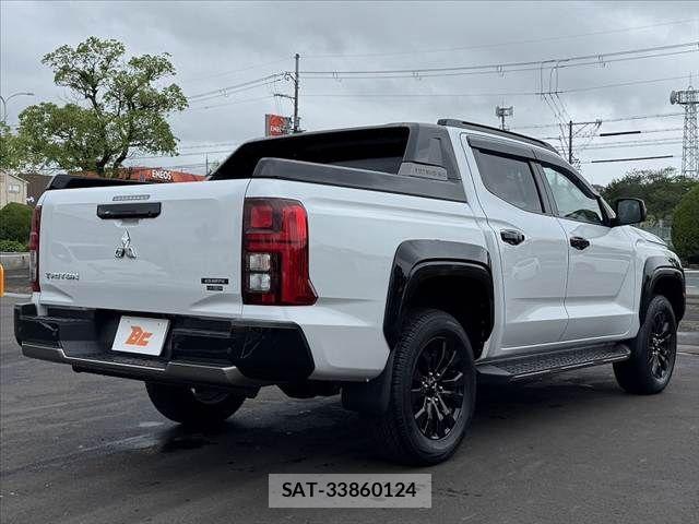 Mitsubishi TRITON 2024-09 8102369-12