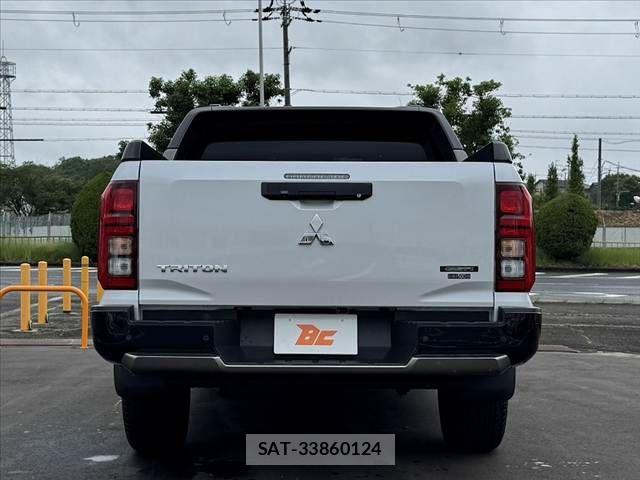 Mitsubishi TRITON 2024-09 8102369-13