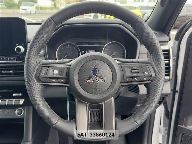 Mitsubishi TRITON 2024-09 8102369-29