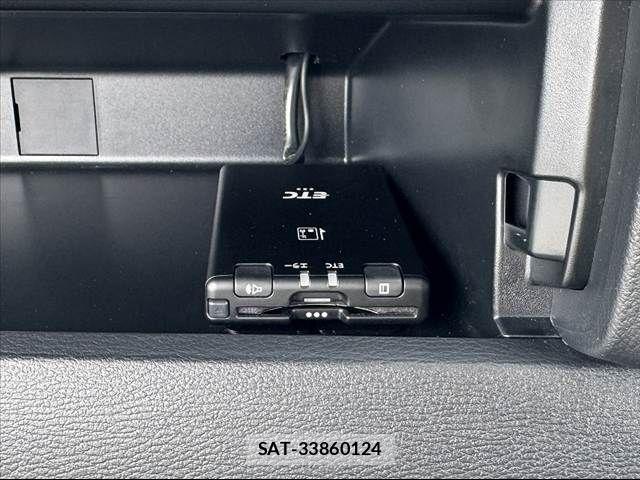 Mitsubishi TRITON 2024-09 8102369-5
