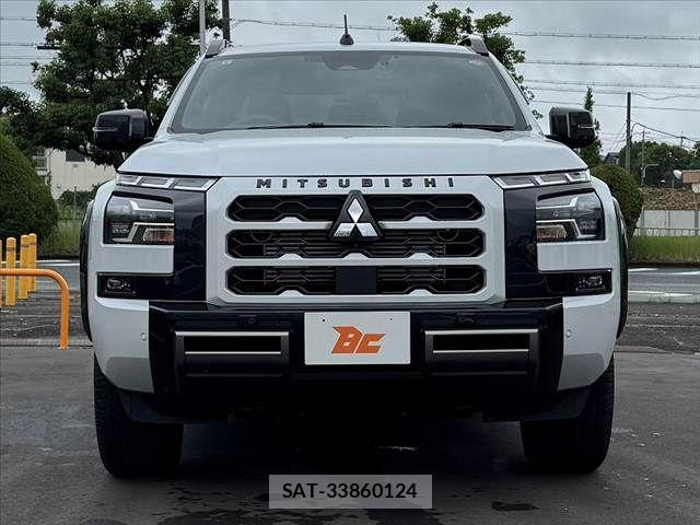 Mitsubishi TRITON 2024-09 8102369-8