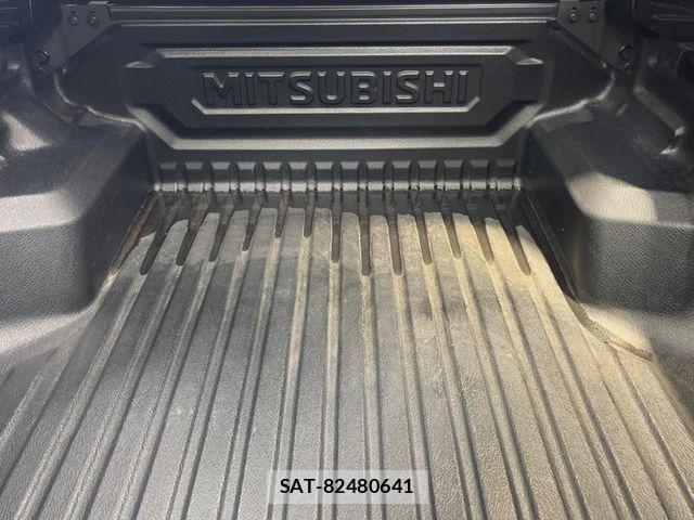 Mitsubishi TRITON 2024-02 8132766-9