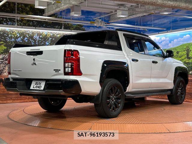 Mitsubishi TRITON 2024-08 8210760-16