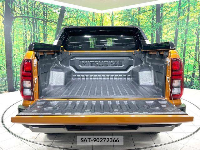 Mitsubishi TRITON 2024-09 8247000-9