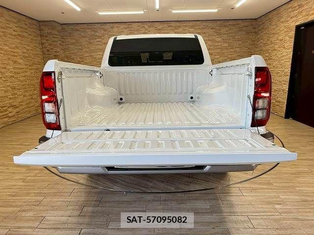 Mitsubishi TRITON 2025-09 8247002-12