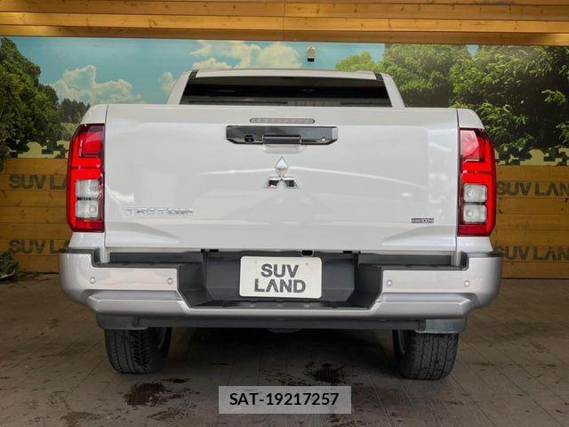 Mitsubishi TRITON 2024-03 8317772-14
