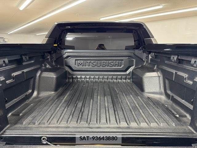 Mitsubishi TRITON 2024-08 8338290-12