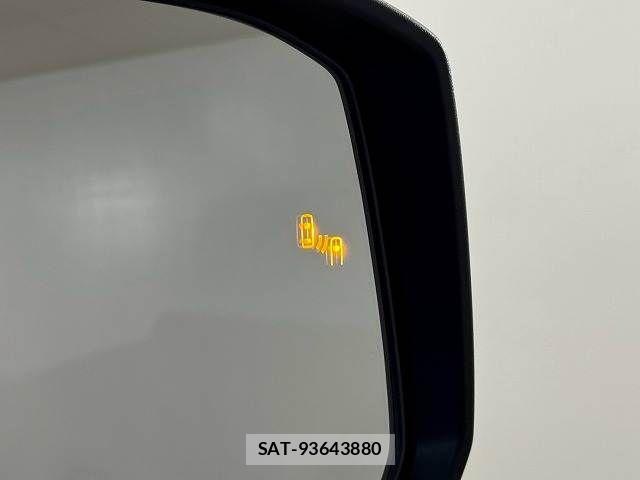 Mitsubishi TRITON 2024-08 8338290-8
