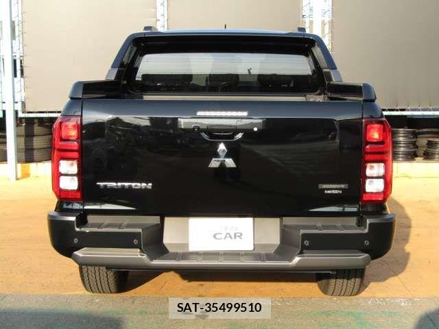 Mitsubishi TRITON 2024-02 8355819-6