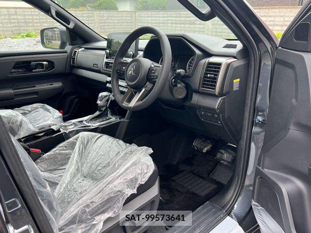 Mitsubishi TRITON 2025-10 8439002-18