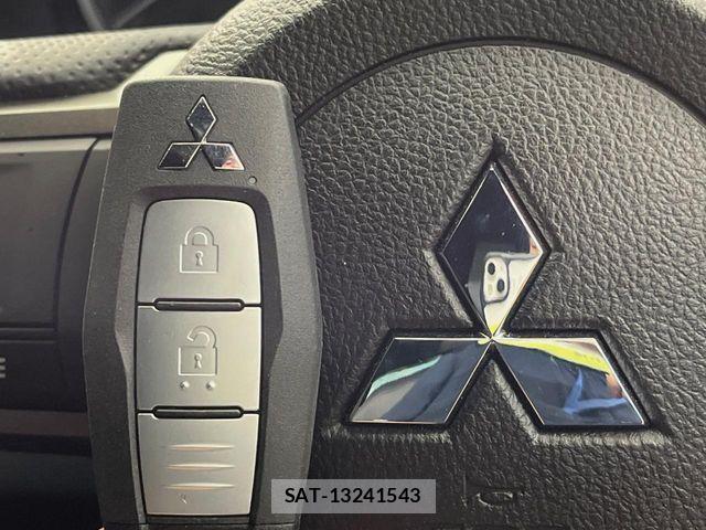 Mitsubishi TRITON 2024-09 8458668-9