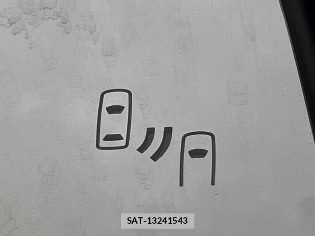 Mitsubishi TRITON 2024-09 8458668-5