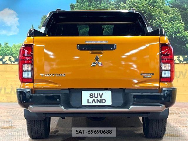 Mitsubishi TRITON 2024-08 8527910-14