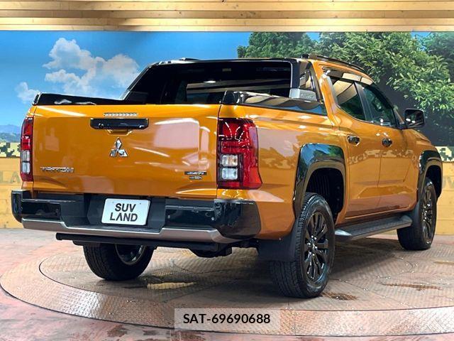 Mitsubishi TRITON 2024-08 8527910-16
