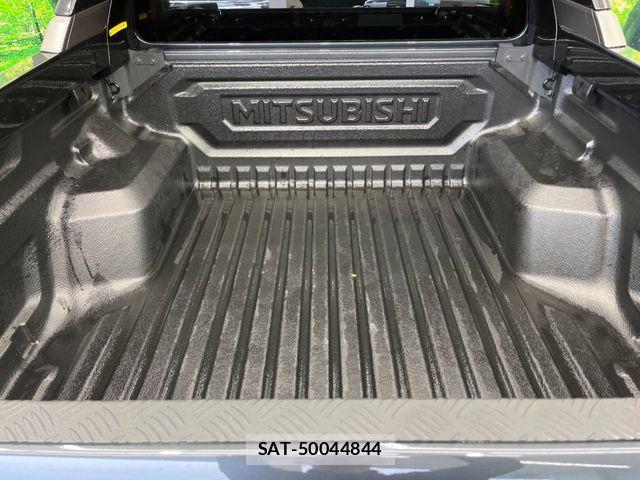 Mitsubishi TRITON 2024-10 8527911-9