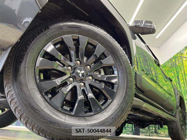 Mitsubishi TRITON 2024-10 8527911-12