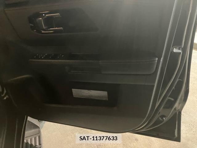 Mitsubishi TRITON 2024-10 8746469-12