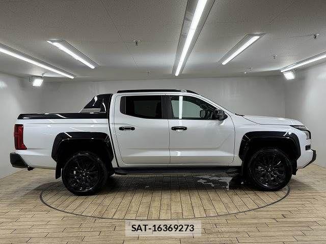 Mitsubishi TRITON 2024-08 8797784-17