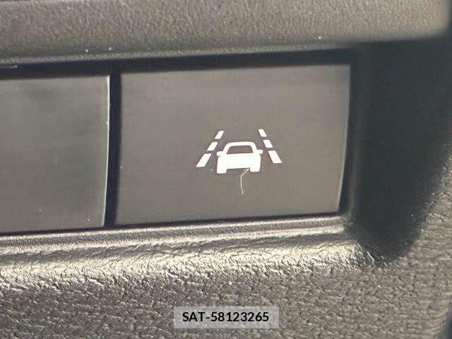 Mitsubishi TRITON 2024-03 8797785-6