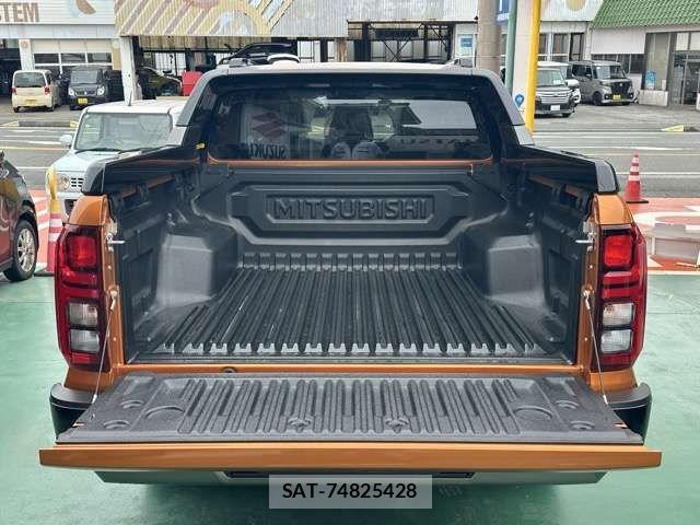Mitsubishi TRITON 2025-09 8797786-11
