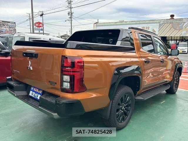 Mitsubishi TRITON 2025-09 8797786-13