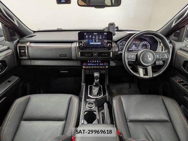 Mitsubishi TRITON 2024-11 8797788-1