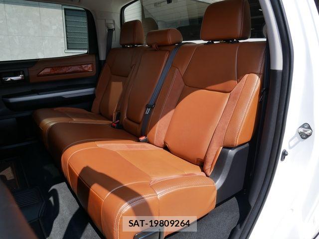 Toyota TUNDRA 2020-08 5881430-16