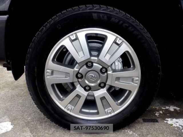 Toyota TUNDRA 2022-01 7330787-6